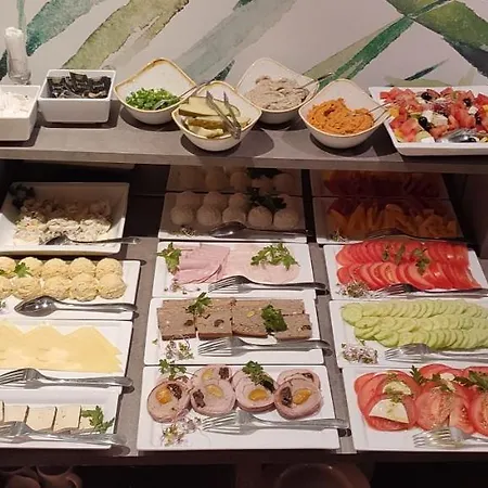 Tulip - Patio 酒店 3*