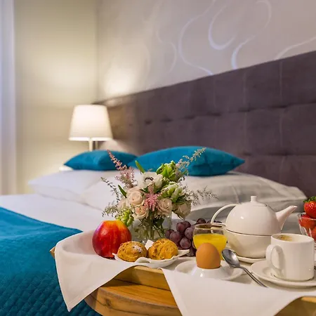 Tulip - Patio Hotel 3*