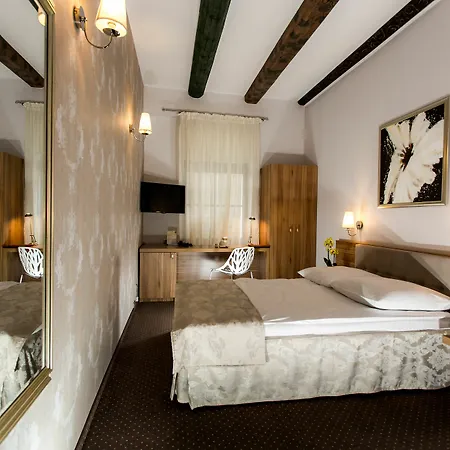 Tulip - Patio 酒店 3*