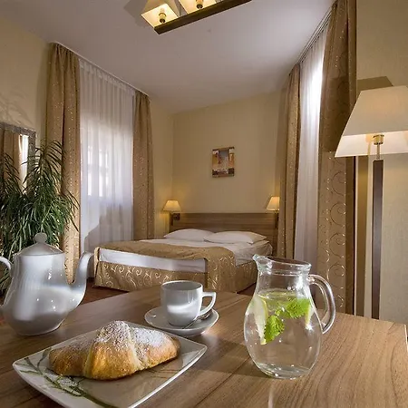 Tulip - Patio Szálloda Wrocław