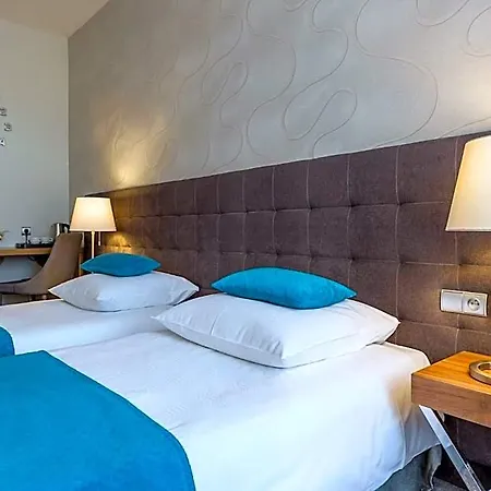 Tulip - Patio Hotel