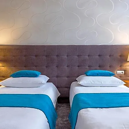 Tulip - Patio Hotel