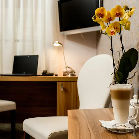 ホテル Tulip - Patio 3*