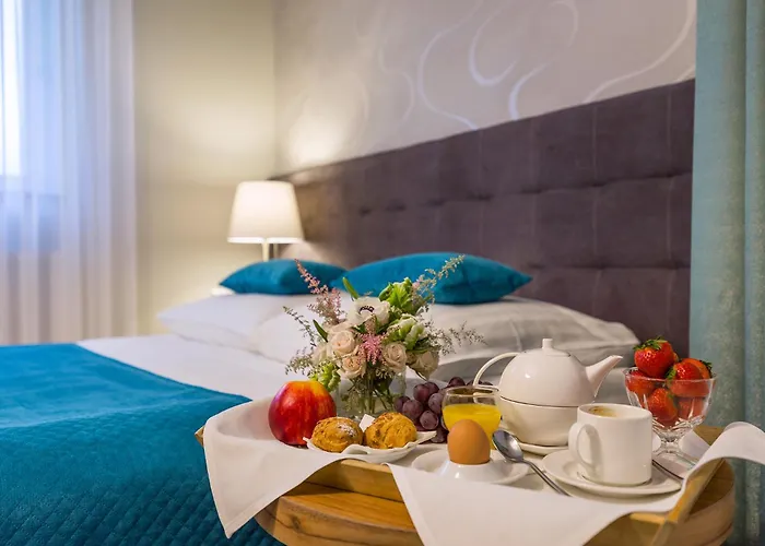 Tulip - Patio 酒店 3*